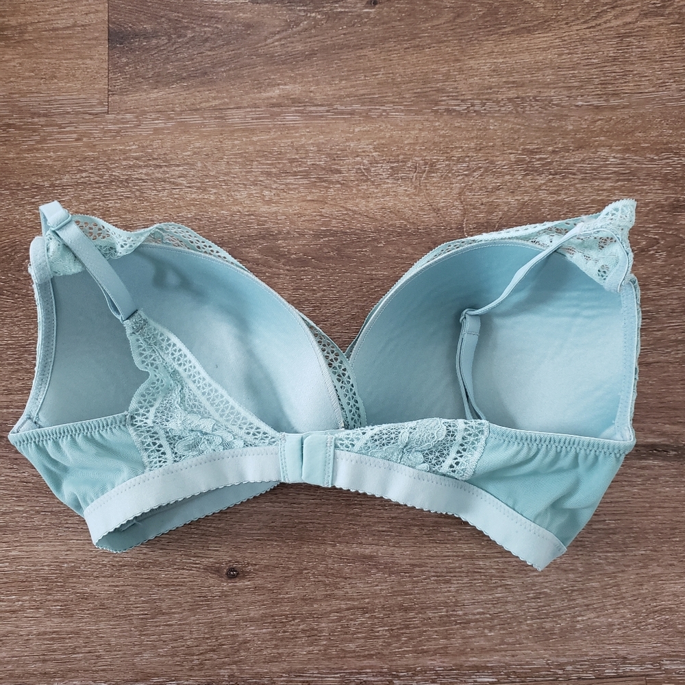 Knix Deep V Lace Bralette in Sage, Size Large 36A 36B 36C - Picture 8 of 16